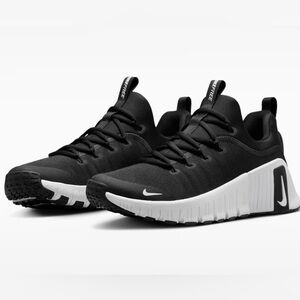 Nike Black and White Slip-On Training Sneakers / Nike Free Metcon 6 - NEW!!